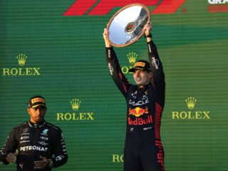Max Verstappen wint chaotische Grand Prix van Australië