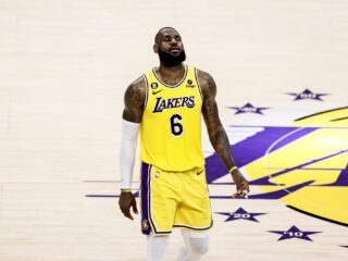 LeBron James hint op einde carrière: "Veel om over na te denken"