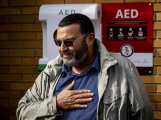 Vader Abdelhak Nouri geeft hoopvolle update over zoon: "Hij is ietsjes scherper"