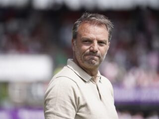 Ajax verrast en stelt Maurice Steijn aan als nieuwe hoofdtrainer