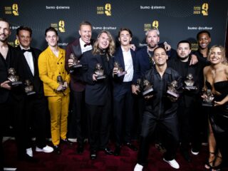 Kris Kross Amsterdam, Antoon & Sigourney K winnen Buma Award met 'Vluchtstrook'