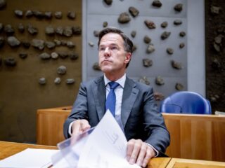 Rutte vraagt gedupeerden toeslagenschandaal wederom om geduld