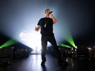 Boef haalt uit naar vijfsterrenhotel en stuurt leger aan fans eropaf: "Normaal doe ik dit echt niet"