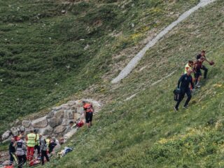 Wielerwereld geschokt door overlijden Gino Mäder (26)