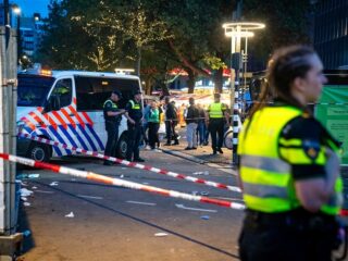 Drie aanhoudingen na schietpartijen Rotterdams Zomercarnaval, meerdere mensen gewond