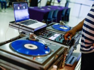 Waarom is het op 11 augustus precies vijftig jaar geleden dat hiphop ontstond?