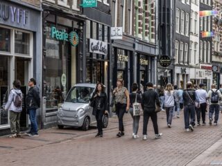 Nederland officieel in recessie, economie krimpt twee kwartalen op rij