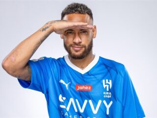 Neymar poseert voor ondergoedmerk Kim Kardashian