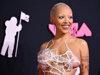 Broer van Doja Cat krijgt straatverbod nadat hij moeder mishandelde