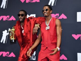 Zoon Diddy neemt zijn Instagram over en verspreidt 'positiviteit': "Mijn pa wil dat mensen zich goed voelen"