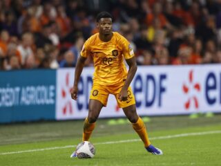 Denzel Dumfries opent eigen Orthopedagogisch Centrum in Rotterdam