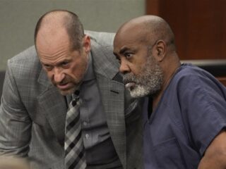 Moordverdachte van 2Pac wil dat rechtbank aanklachten tegen hem verwerpt