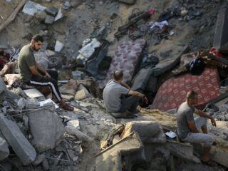 Nieuwe aanval Palestijns vluchtelingenkamp zorgt voor tientallen slachtoffers