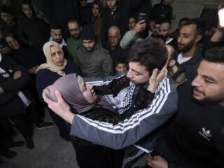 Hoe zit het met de 7000 Palestijnen die vastzitten in Israëlische gevangenissen?