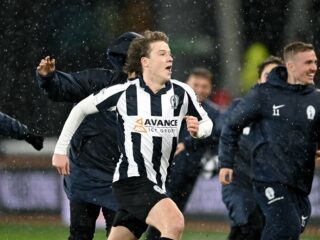 Speler Hercules bezorgt huisgenoten meer dan 11.000 euro met goals tegen Ajax