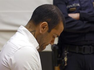 Voetballer Dani Alves ontkent tijdens verkrachtingszaak: "Ben niet het type die dat doet"