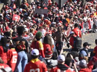 Huldiging Super Bowl eindigt in nachtmerrie: dode en 21 gewonden bij schietpartij