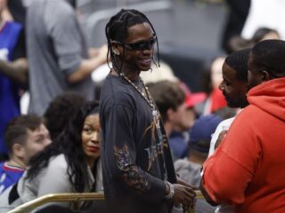 Travis Scott gearresteerd voor dronkenschap: "Was woedend en probeerde boot op te komen"