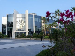 Israël sluit Al Jazeera-kantoor in Ramallah: persvrijheid onder vuur