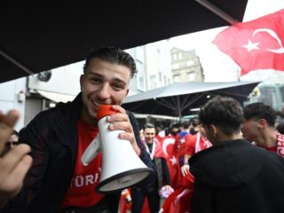 Fans Turkije door heel Nederland de straat op na EK-winst op Georgië