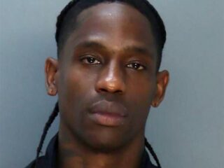 Travis Scott op zijn plek gezet na disrespect tegen kind: “Vielen 10 doden bij je show”