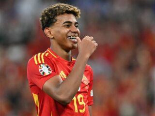 Wat verdient de winnaar van het EK eigenlijk, los van een trofee?