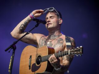 Bob T., verdachte van bedreiging Douwe Bob, blijft negentig dagen langer vastzitten