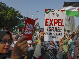 Woede om 24/7 bewaking van Israëlische atleten tijdens Spelen: “Moeten geboycot worden”