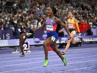 Atlete Sha'Carri Richardson gaat viraal met hilarische stare down-foto en reageert