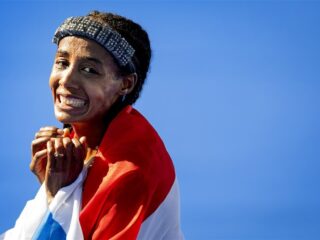 Sifan Hassan schrijft geschiedenis: goud op olympische marathon en record verbroken