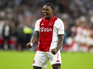 Saoedi-Arabië doet bod van 22 miljoen euro op Ajax-aanvaller Steven Bergwijn