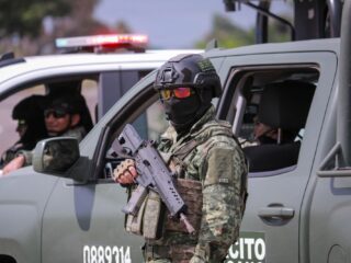 Zoon van El Chapo bekent dat hij betrokken was bij drugshandel