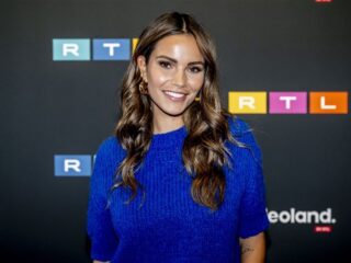 Basisschoolmoeder scheldt Monica Geuze uit in bijzijn van kinderen: "Dom wijf!"