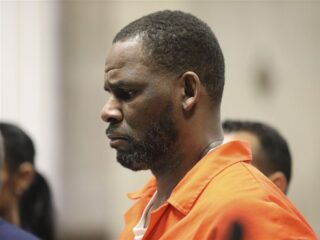 R. Kelly blijft zingen vanuit de gevangenis: "Ik heb 25 albums geschreven"