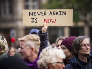 Niet in mijn naam, maar wél in die van onze regering