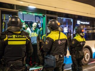 Annet de Graaf over rellen Amsterdam: "Leek alsof Maccabi-fans vrij spel kregen"