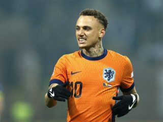 Noa Lang sprakeloos na ontvangst gouden plaat voor 'Damage'