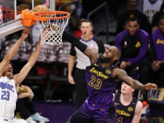 LeBron James blijft geschiedenis schrijven: meeste minuten ooit in de NBA