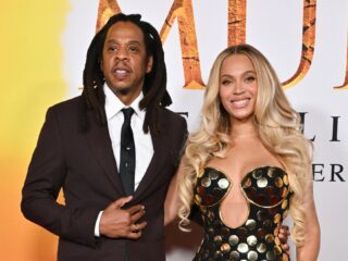 Beyoncé en Jay-Z verrassen fans met gezamenlijk optreden in Parijs