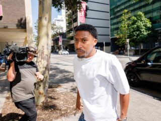 Yung Filly mag Australië mogelijk verlaten ondanks lopende zedenzaken