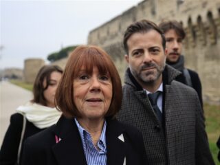 Franse Dominique Pelicot die vrouw jarenlang liet verkrachten veroordeeld tot twintig jaar cel