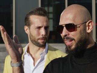 Andrew en Tristan Tate faken rijkdom volgens hun advocaten: "Ze spelen een rol"