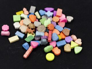 Nederlandse realityster gepakt met 150 kilo xtc in kofferbak