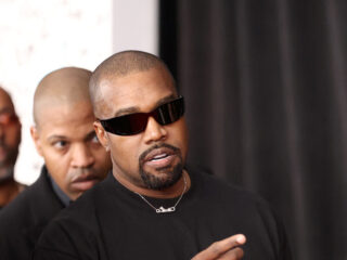 Petitie gestart om Kanye West te weren van festival: "Een van de bekendste antisemieten"