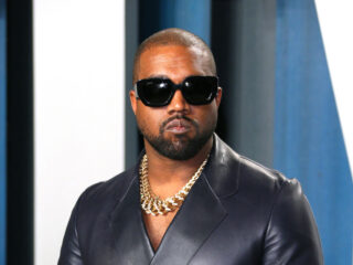 Kanye West sleept tandarts voor de rechter die hem verslaafd maakte aan lachgas