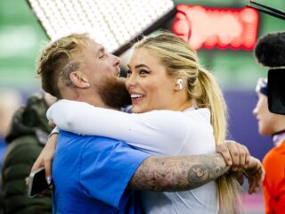 Jutta Leerdam draagt peperdure verlovingsring van Jake Paul zelden: “Geen tijd voor diamant”