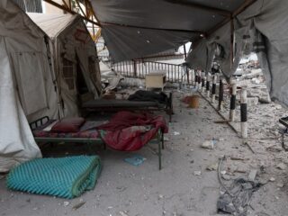 Israël bombardeert laatste werkende ziekenhuis in Gaza: “Volledige verwoesting”
