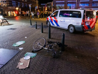Politie met glas en stenen bekogeld na vechtpartij Scheveningen: "Krankzinnige nacht"