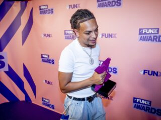 Ronnie Flex maakt nieuwe versie van hit Acda en de Munnik: 'ik ken dit nummer al sinds mijn jeugd'