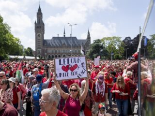 Den Haag opnieuw overspoeld door duizenden demonstranten om actie te eisen tegen Israël